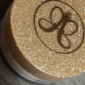 Anastasia Beverly Hills Vegas Loose Highlighter